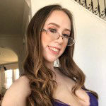 Naughty America - Skylar Vox wants Jackie Hoff to try cock