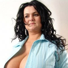 Busty Reny blowjob