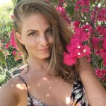 Beautiful girlfriend cocksucks before riding