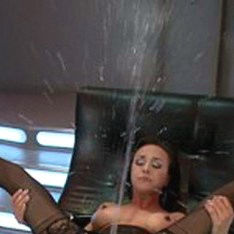 Pussy Rubbing Cytherea Rubs One Off With Nimble Fingers!